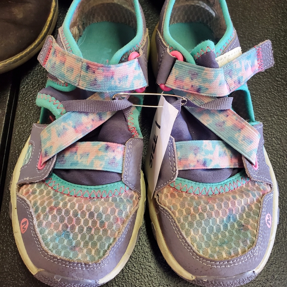 Merrill size 1 shoes/sandals